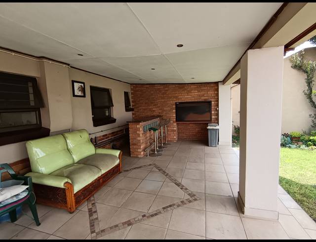 3 BEDROOM HOUSE FOR SALE IN SOUTH CREST